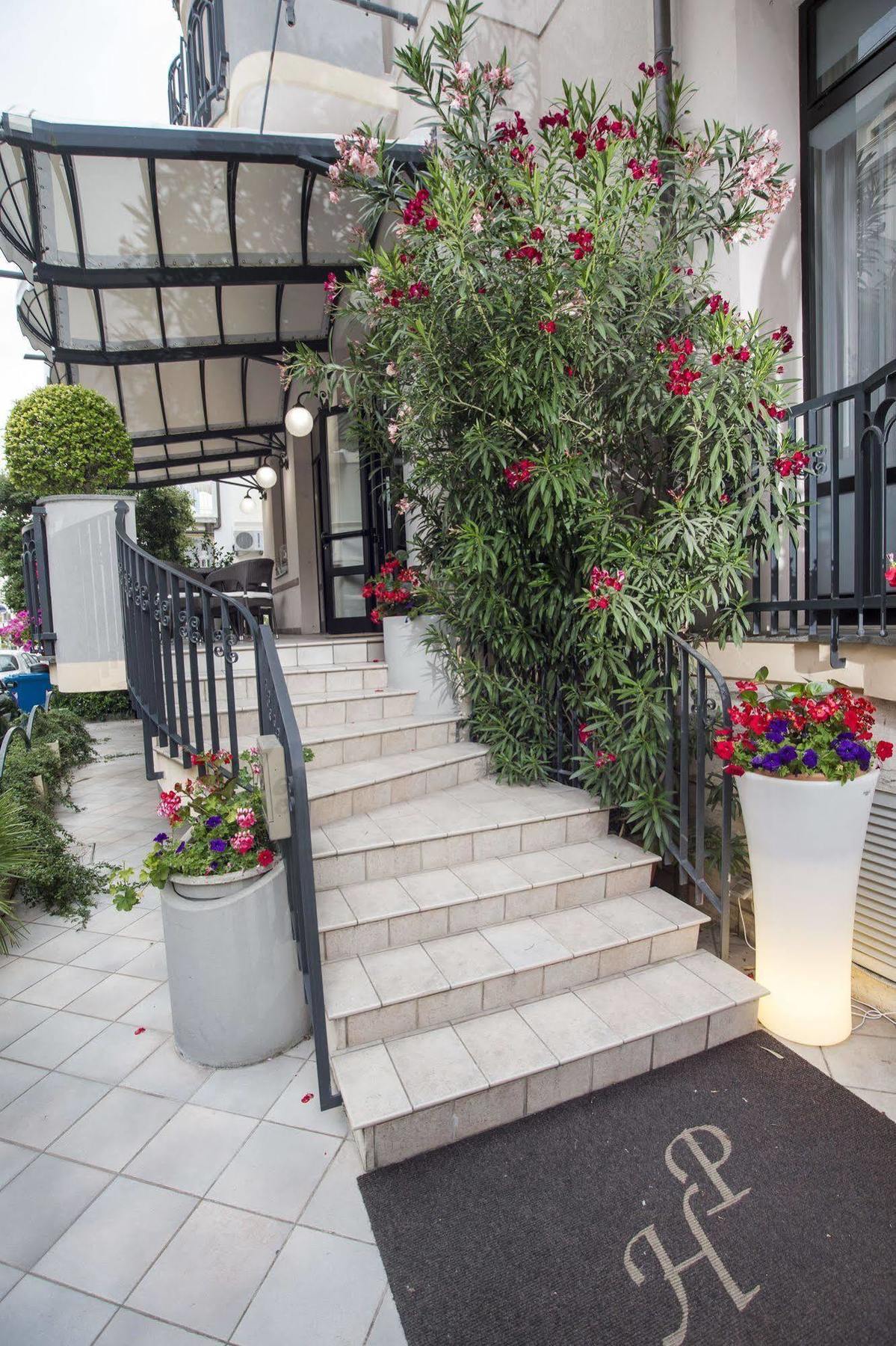 Hotel Piccinelli Rimini Exterior foto